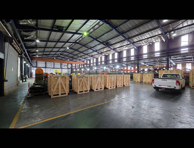 1,678M² WAREHOUSE TO LET IN SPARTAN